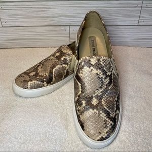 STEVE MADDEN Snake Skin Slip On Shoes